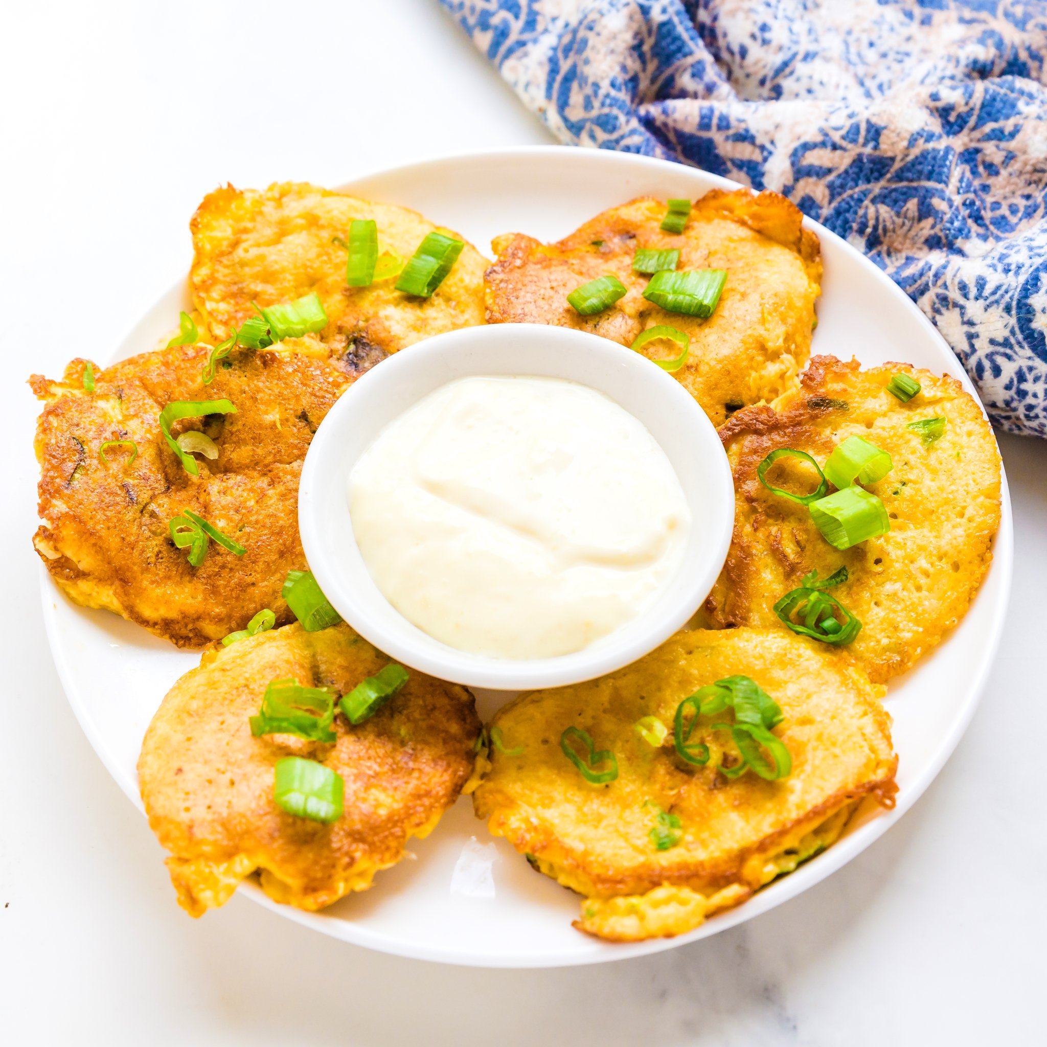 Crab cake with homemade lemon garlic aioli.