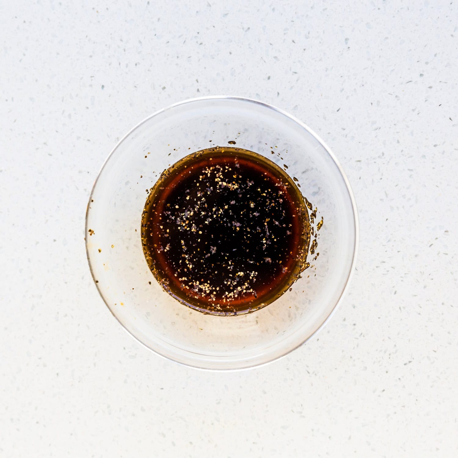 Serve the black pepper sauce in a bowl. 